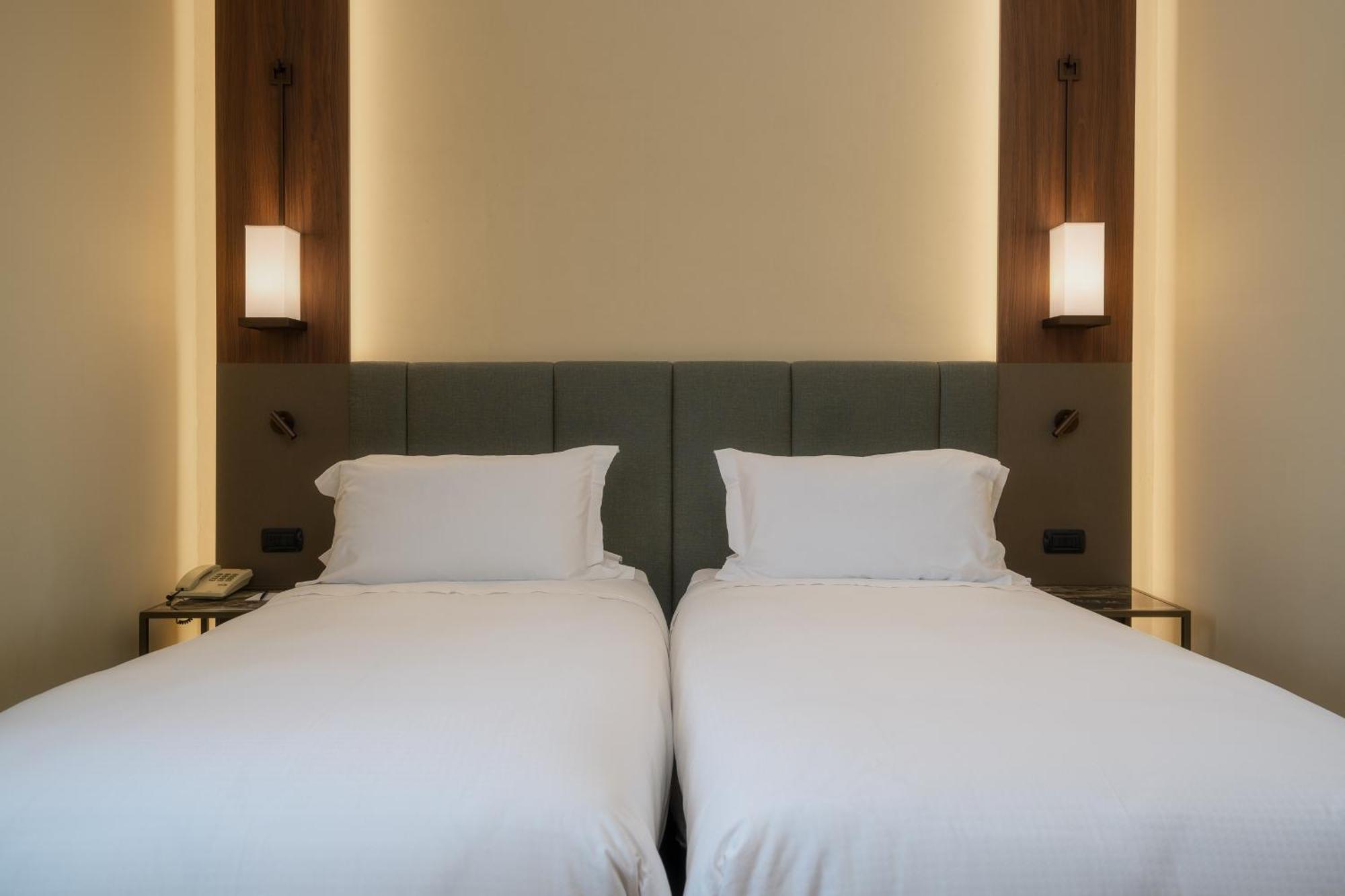 Hotel Mozart Milan Bagian luar foto