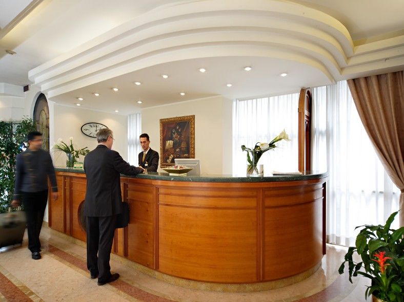 Hotel Mozart Milan Interior foto