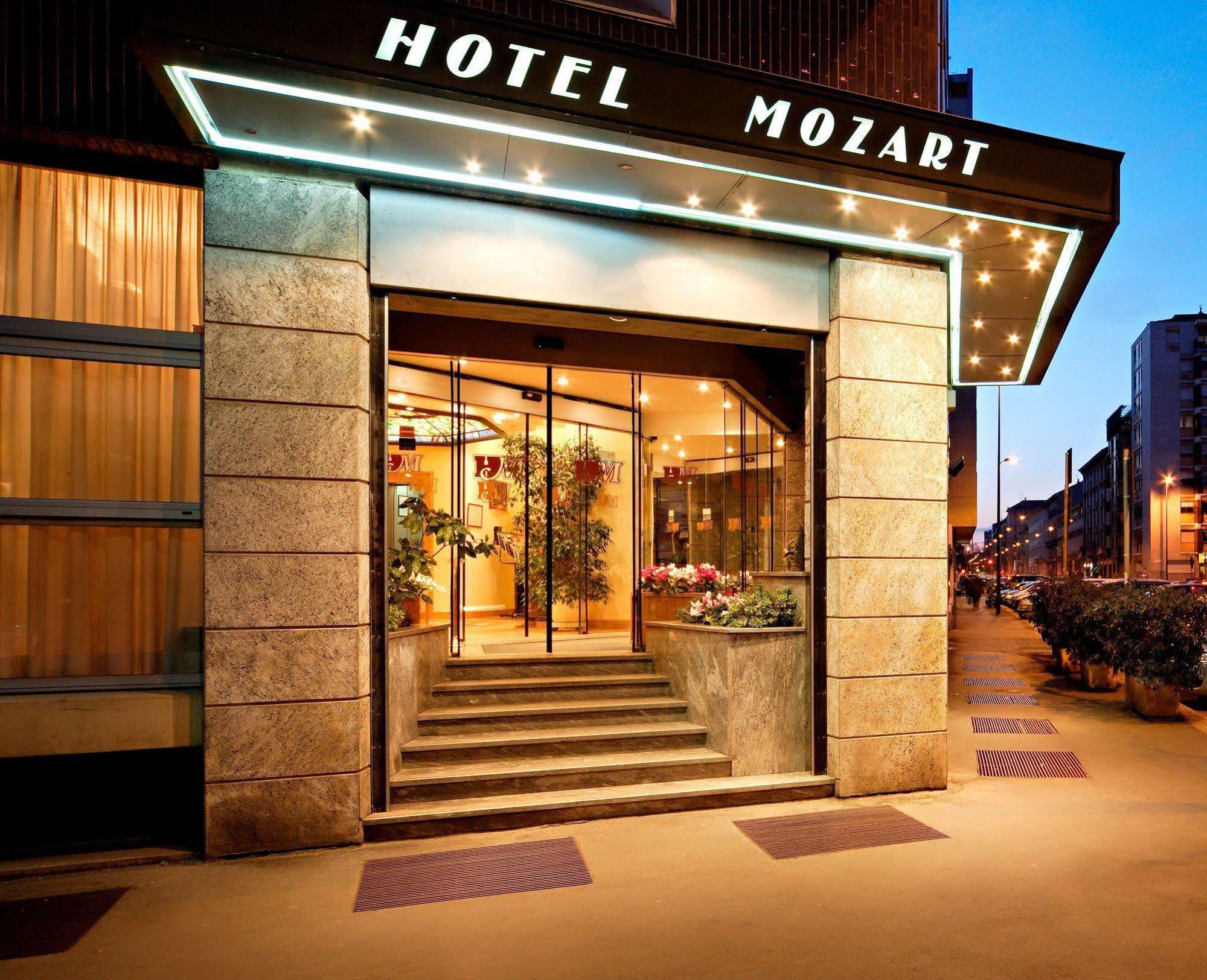 Hotel Mozart Milan Bagian luar foto