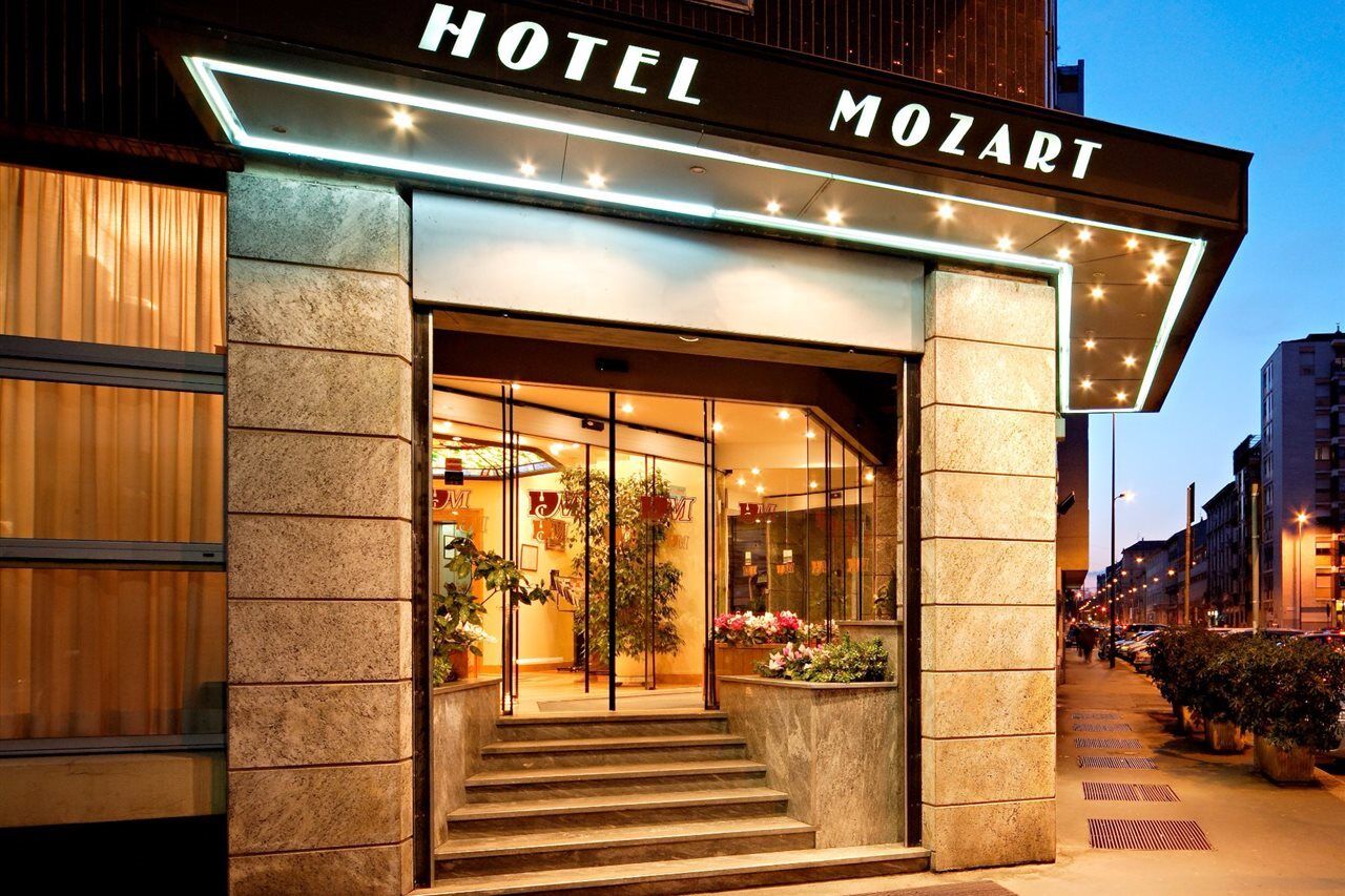 Hotel Mozart Milan Bagian luar foto